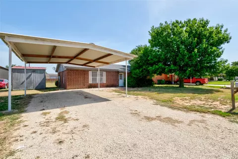 1810 Tonkawa Cir, Clyde, TX 79510