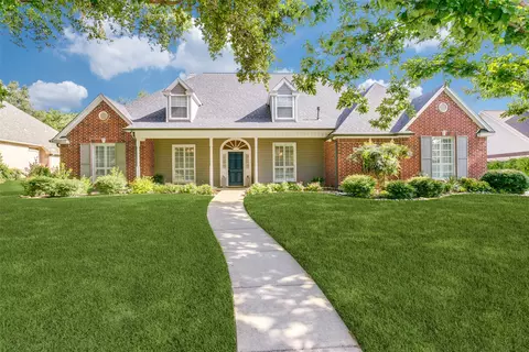 2310 Brookcrest Ln, Grapevine, TX 76051