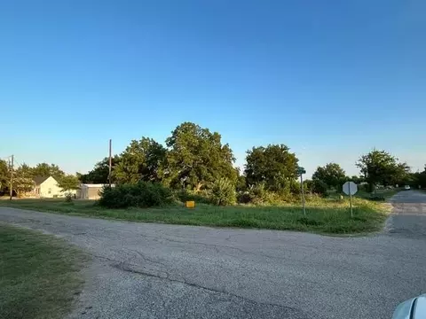 000 E Maple St, Whitewright, TX 75491