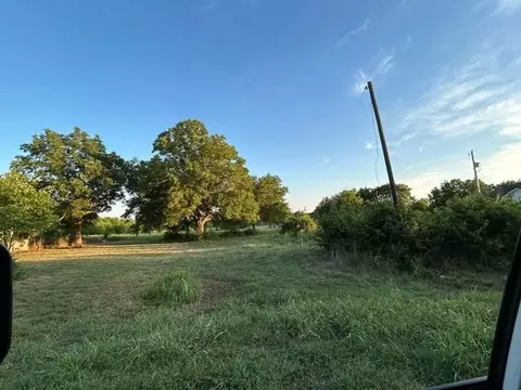 000 E Maple St, Whitewright, TX 75491 photo 3