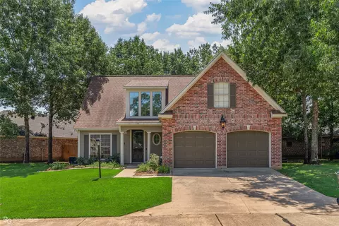 1103 Pelican Creek Dr, Shreveport, LA 71106
