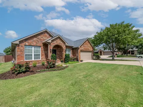 1510 Stanford Dr, Van Alstyne, TX 75495