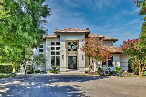 6624 Cherry Hills Dr, Fort Worth, TX 76132