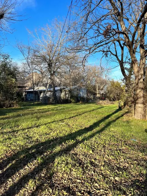1100 N 16th St, Waco, TX 76707