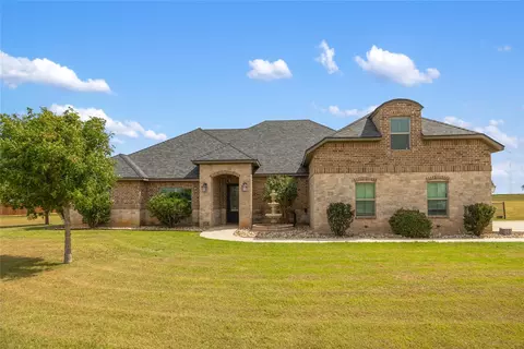 4740 River Oaks Dr, Brownwood, TX 76801