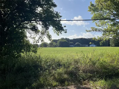 210 Tomahawk Dr, West Tawakoni, TX 75474