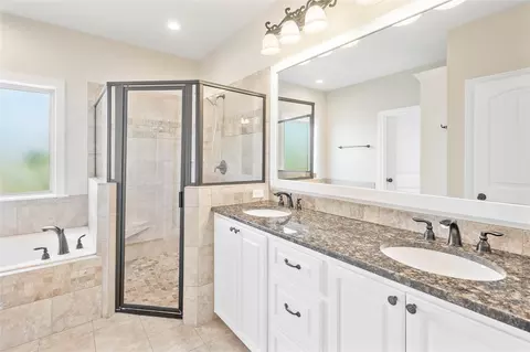 Bath - 326 Eagle Mountain Dr, Abilene, TX 79602 photo 1 of 4