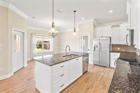 Kitchen - 326 Eagle Mountain Dr, Abilene, TX 79602 photo 1 of 2