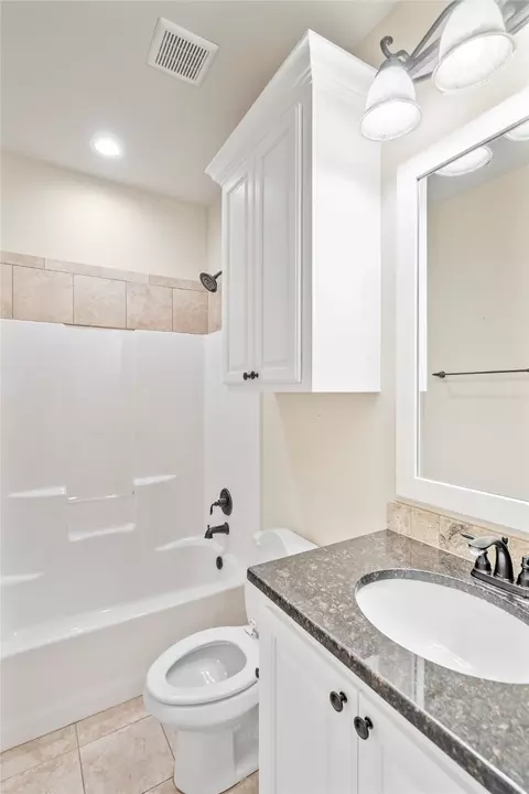 Bath - 326 Eagle Mountain Dr, Abilene, TX 79602 photo 4 of 4