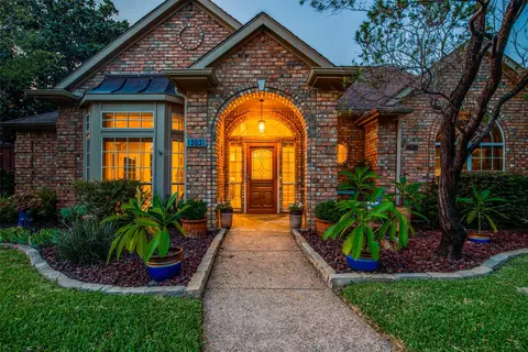 1303 Royal Palm Ln, Carrollton, TX 75007