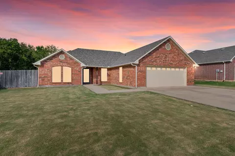 108 Wildflower Dr, Whitesboro, TX 76273