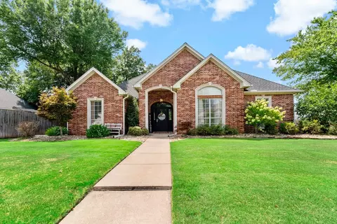 1945 38th St NE, Paris, TX 75462
