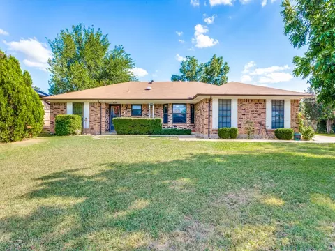 7012 Bursey Rd, North Richland Hills, TX 76182