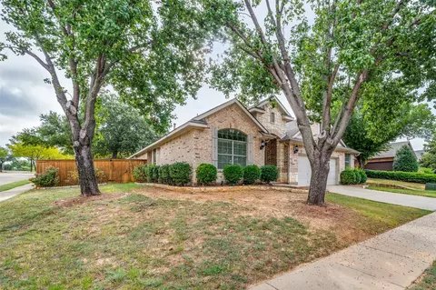 100 Lakehill Ct, Hickory Creek, TX 75065