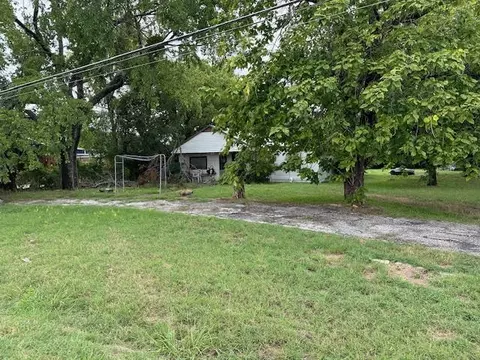2506 Sunnymeadow Rd, Lancaster, TX 75134