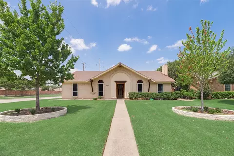 2425 Homestead Pl, Garland, TX 75044