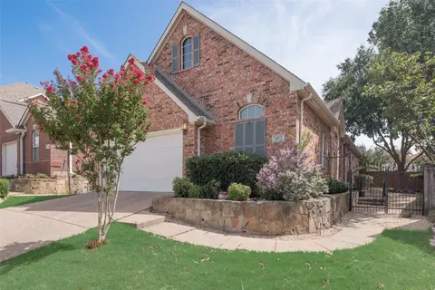 452 Lacebark Dr, Irving, TX 75063