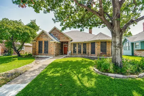 4206 Hidden Valley Dr, Carrollton, TX 75010