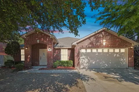 2311 Bantry Ln, Arlington, TX 76002