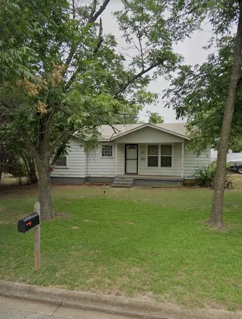 633 Race St, Crowley, TX 76036