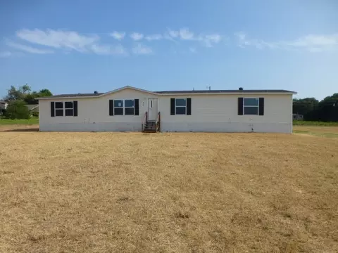 328 W N Woody Rd, Azle, TX 76020