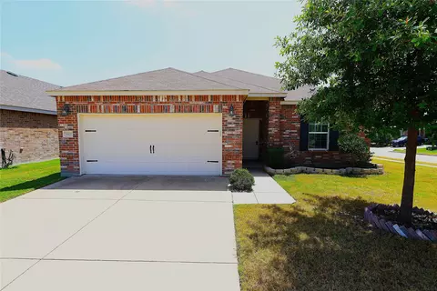 9920 Amosite Dr, Fort Worth, TX 76131