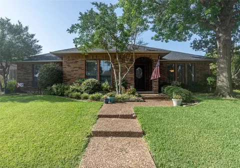 1506 Bellflower Dr, Carrollton, TX 75007
