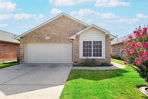 6508 Regina Dr, Fort Worth, TX 76131