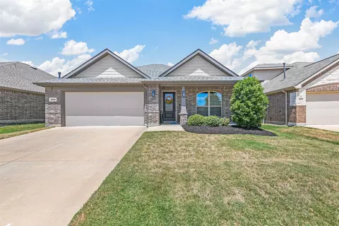9332 Flying Eagle Ln, Fort Worth, TX 76131