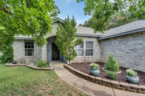 3203 Cliff Oaks Dr, Corinth, TX 76210