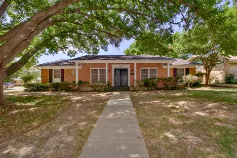 5812 Starlight Dr, Haltom City, TX 76117