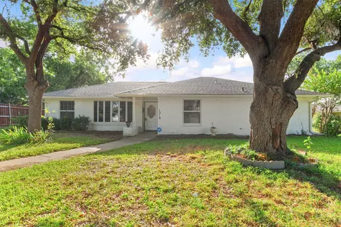 1210 NW 14th St, Grand Prairie, TX 75050