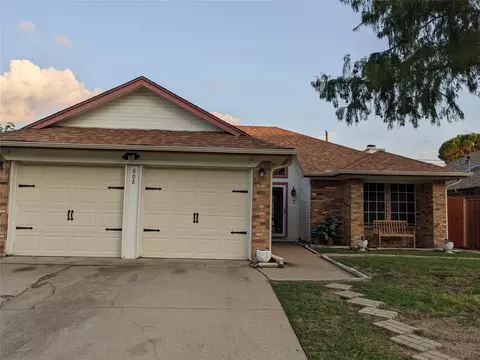 808 Cornfield Dr, Arlington, TX 76017