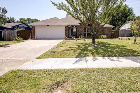 1422 Caplin Dr, Arlington, TX 76018