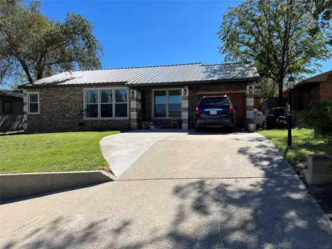 803 W 14th St, Big Spring, TX 79720