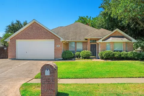 6012 Blue Mesa Dr, Arlington, TX 76017