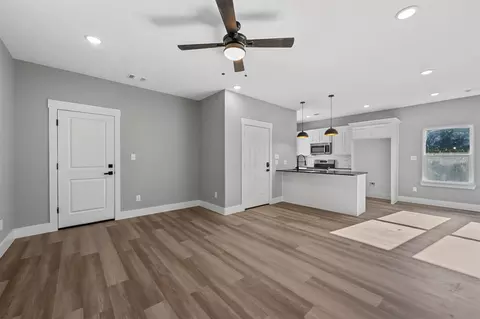 728 E Walker St, Denison, TX 75021 photo 7