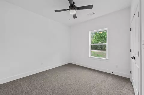 730 E Walker St, Denison, TX 75021 photo 12