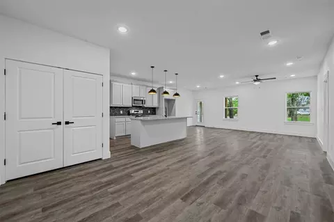 730 E Walker St, Denison, TX 75021 photo 6