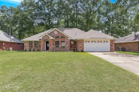 9677 Amblewood Ln, Shreveport, LA 71118