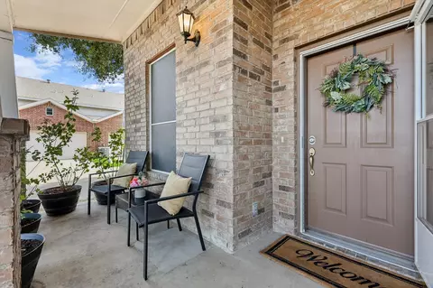 676 S Charles St, Lewisville, TX 75057