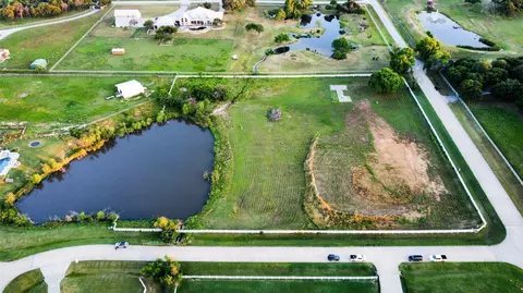 900 Show Master Ct, Bartonville, TX 76226