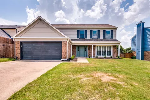 6872 Greenleaf Dr, North Richland Hills, TX 76182