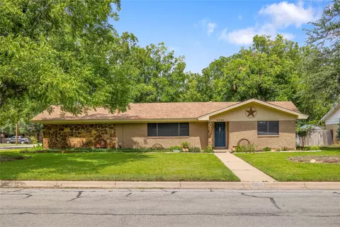 2200 11th St, Brownwood, TX 76801