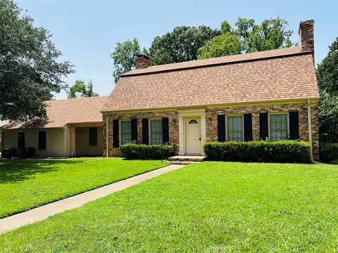 804 Circle Dr, Winnsboro, TX 75494