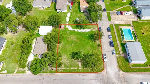 718 E 15th Ave, Corsicana, TX 75110
