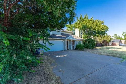 507 Bayberry Ln, Euless, TX 76039