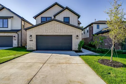 4504 Hogans Alley Dr, Arlington, TX 76001