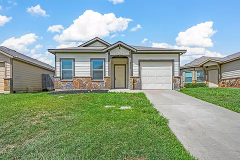 1632 Village Park Trl, Burleson, TX 76028