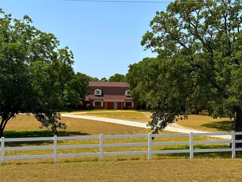 2869 Fm 3043, Bowie, TX 76230